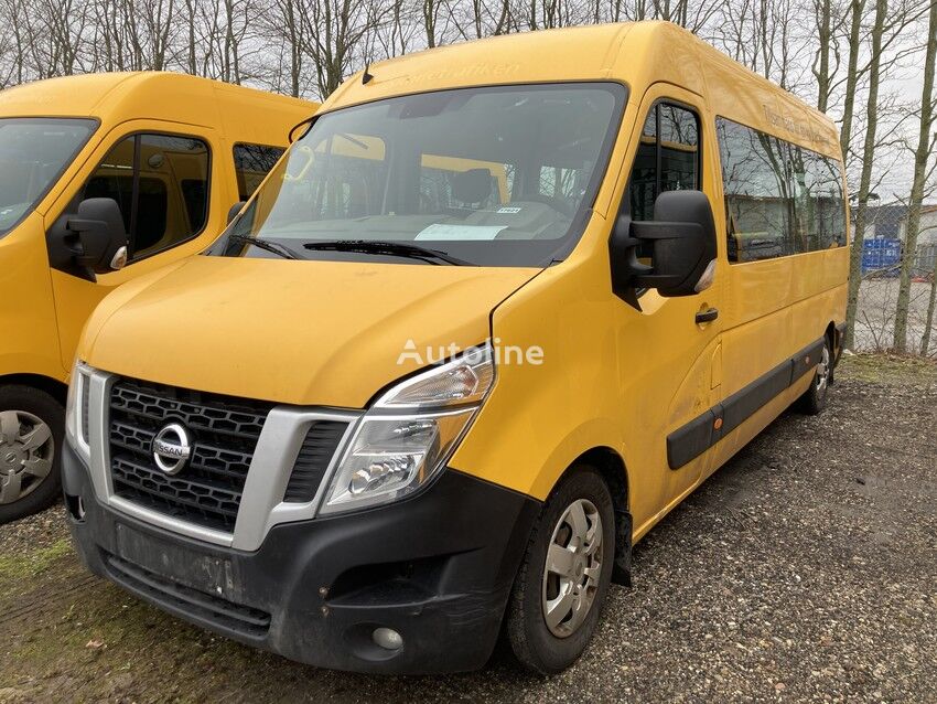 Nissan NV400 DCI passenger van