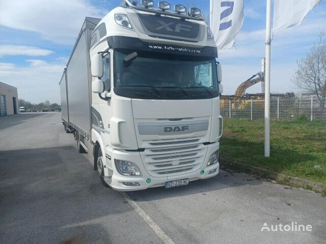 DAF 460 FAR curtainsider truck