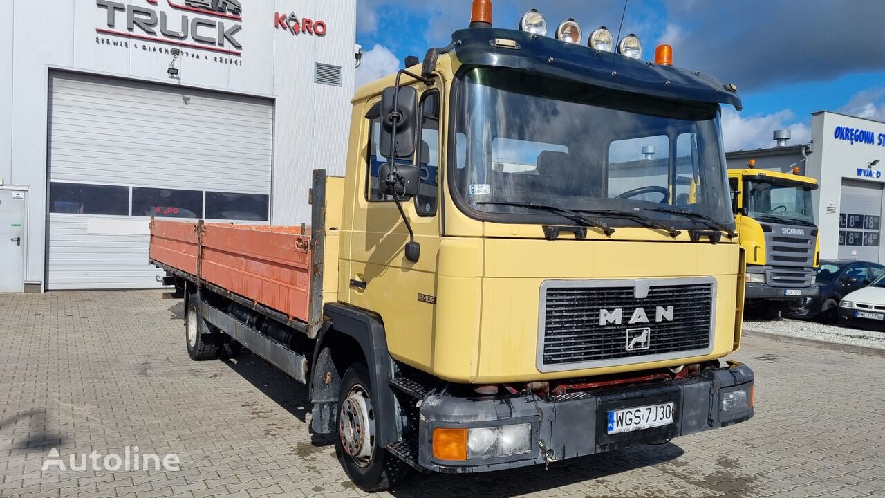 MAN 12.192 flatbed truck