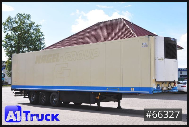 Schmitz SKO 24 refrigerated semi-trailer