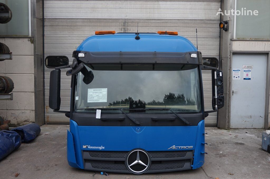 Mercedes-Benz ACTROS MP4 L-STREAMSPACE 2.3 cabin for truck
