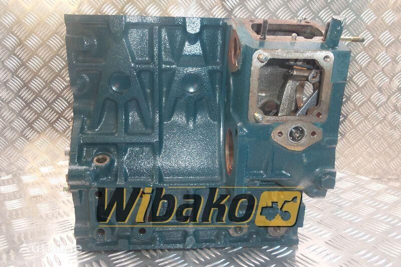 Kubota D1005 crankcase